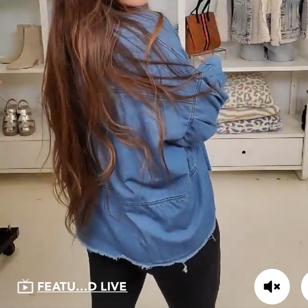 NWOT CHAMBRAY JEAN TOP